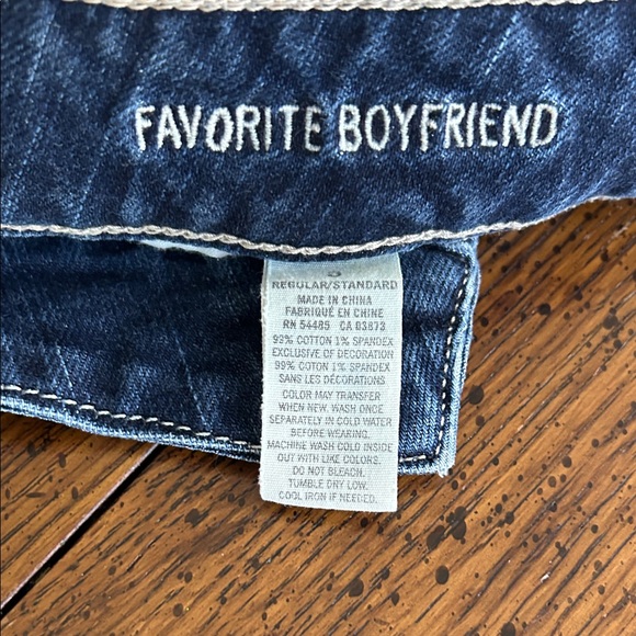 American Eagle Favorite Boyfriend Boot Cut Jeans. EUC. Size 8 - Picture 16 of 16